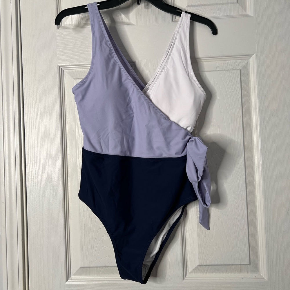 NWT Cupshe color block side tie one piece